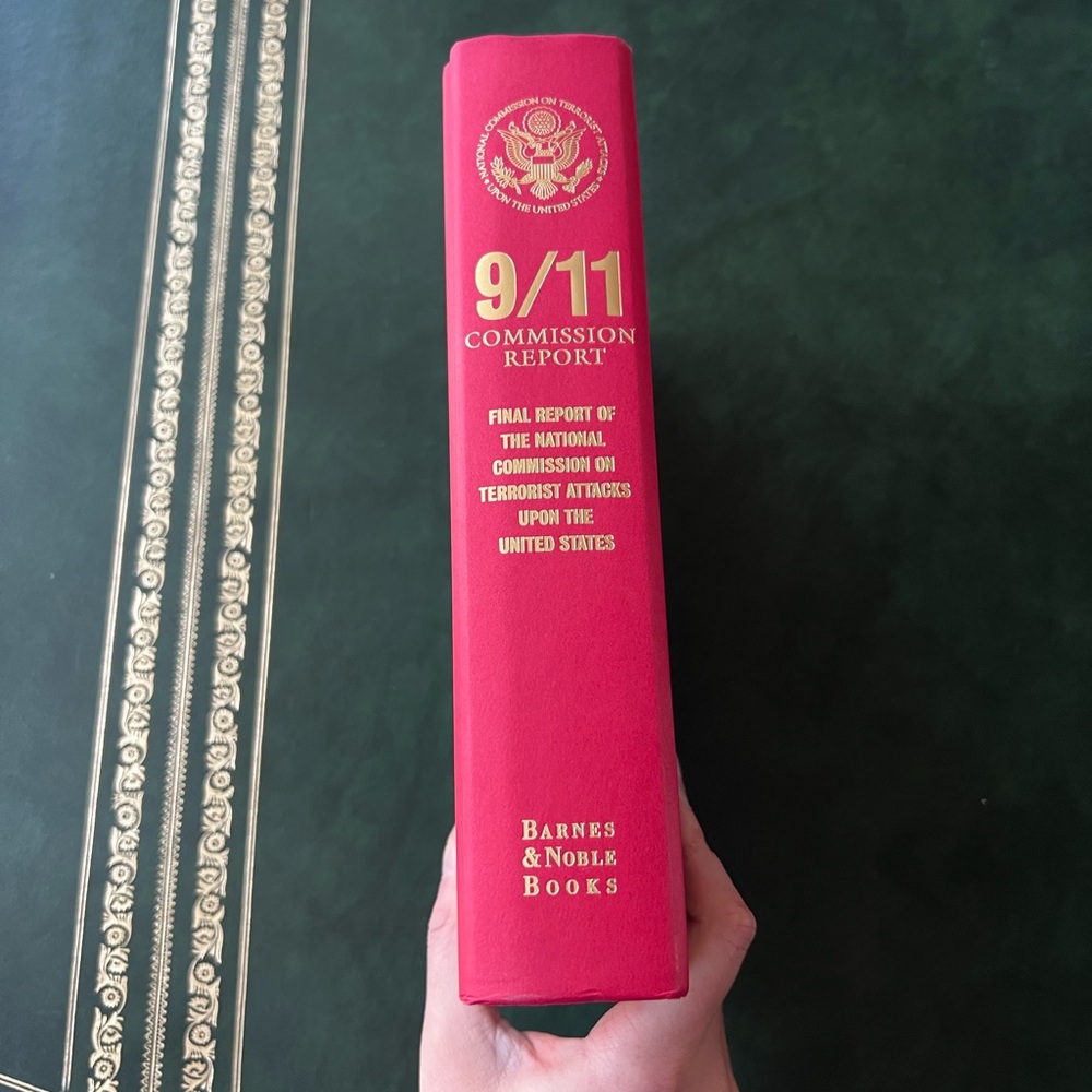 Hardcover Book The 9/11 Commission Report